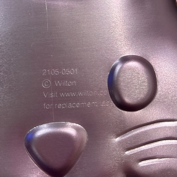 Bunny cake pan - Picture 3 of 3